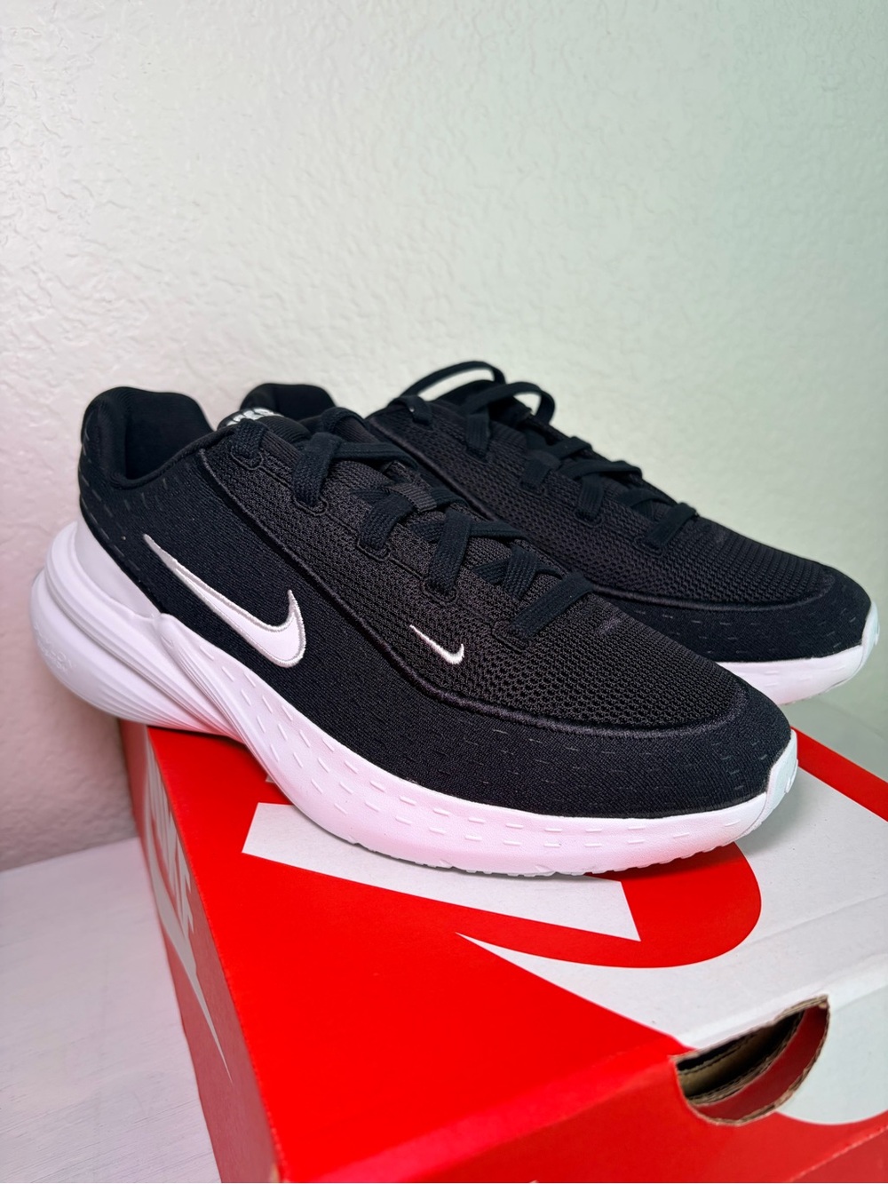 Nike Uplift SC Black & White Running Sneakers New